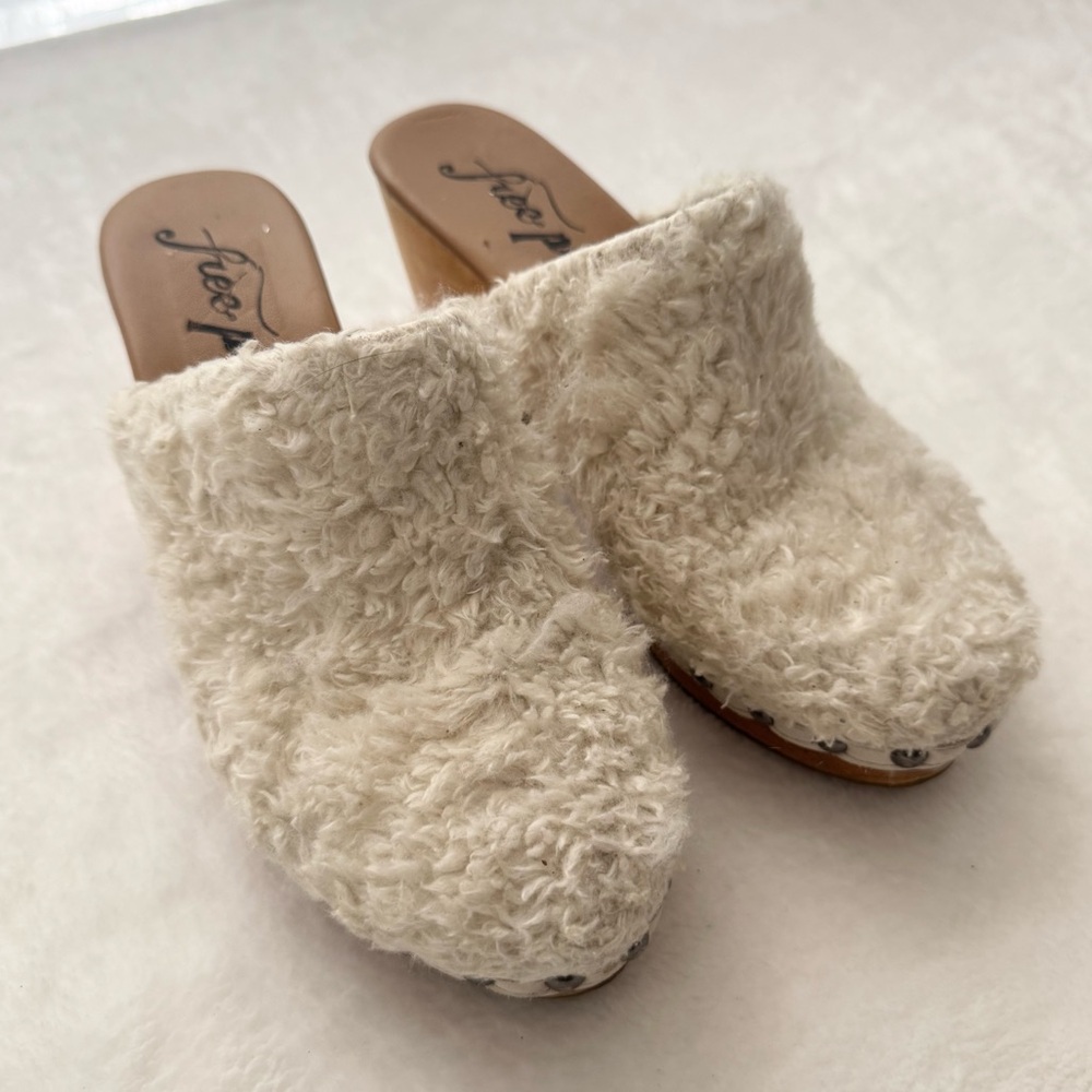 Free People Cream Sherpa Clogs with Wood Heel - Picture 5 of 13